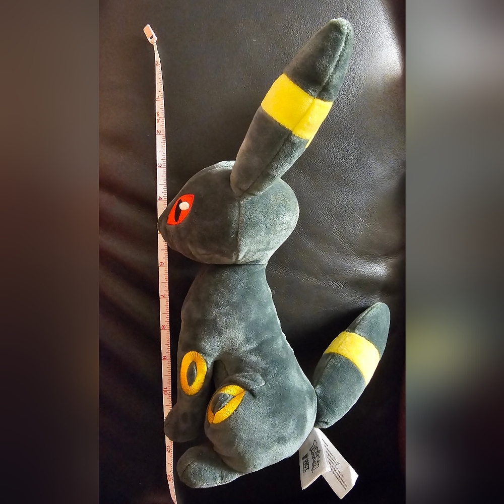Pokémon Umbreon Plush Toy 13 Inch Tall EUC - Picture 3 of 12